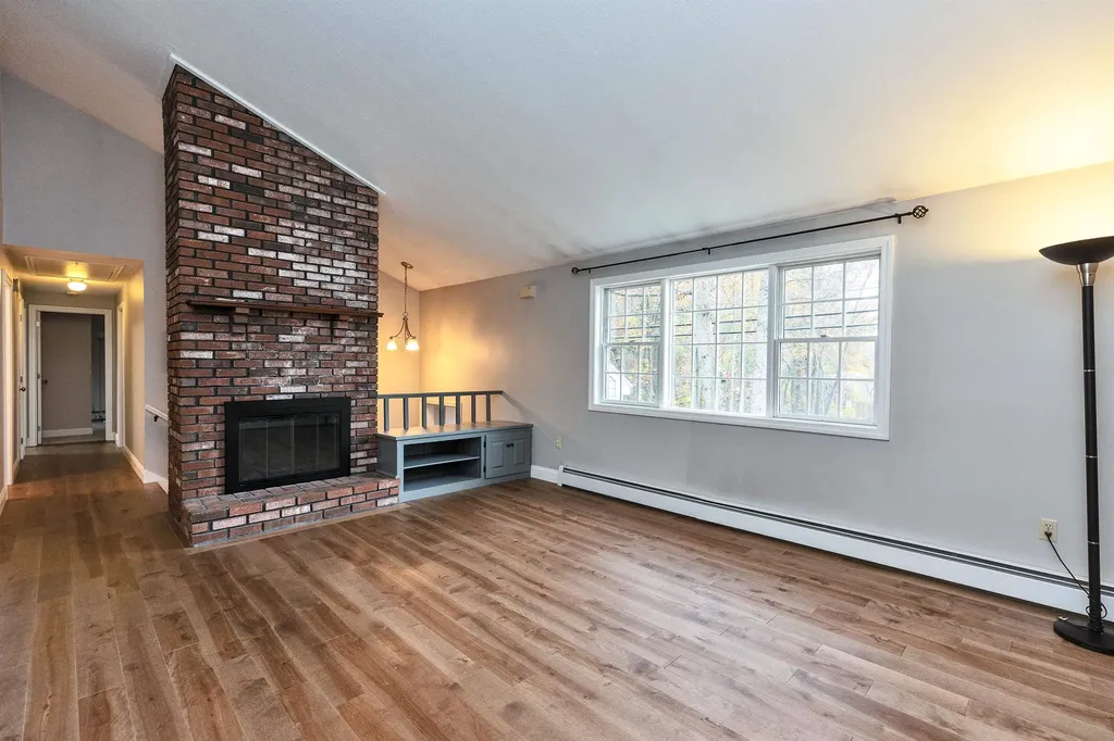 188 Harris Road Nashua NH 03062