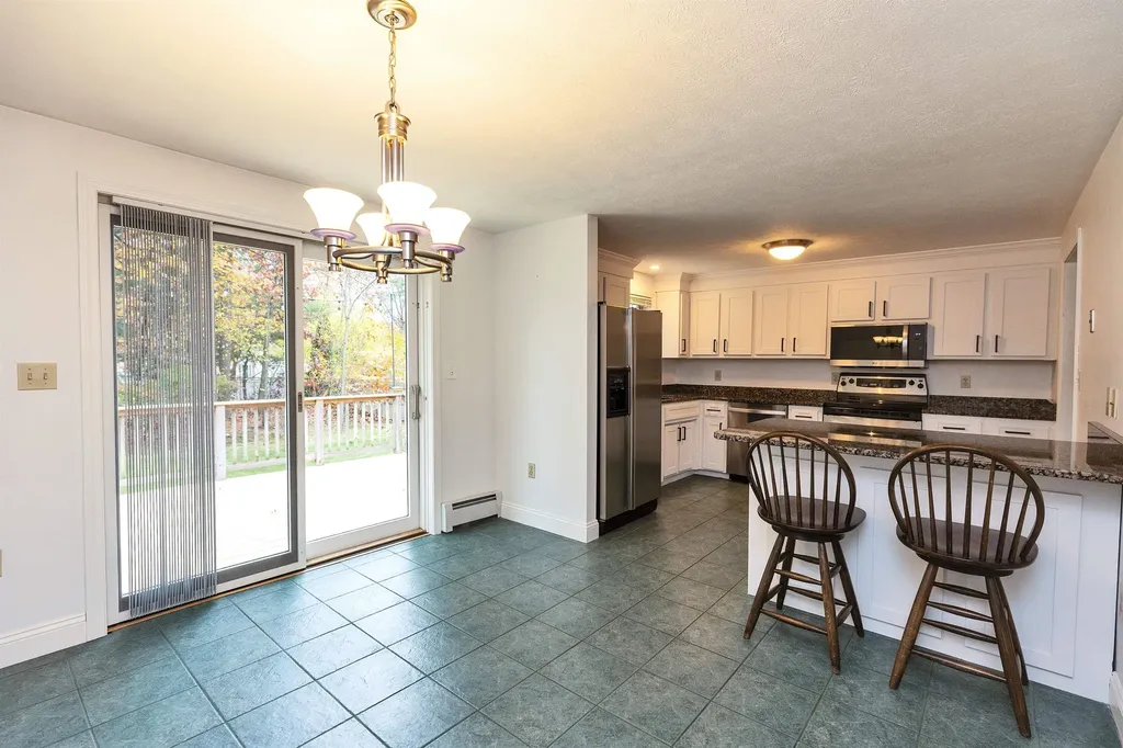 188 Harris Road Nashua NH 03062