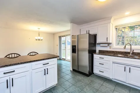 188 Harris Road Nashua NH 03062