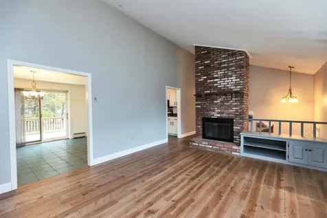 188 Harris Road Nashua NH 03062