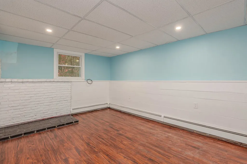 24 Hampton Falls Road Exeter NH 03833