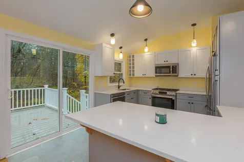 24 Hampton Falls Road Exeter NH 03833