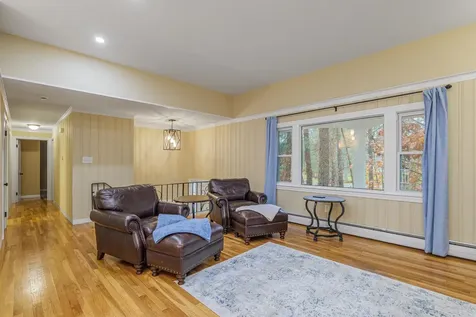 24 Hampton Falls Road Exeter NH 03833