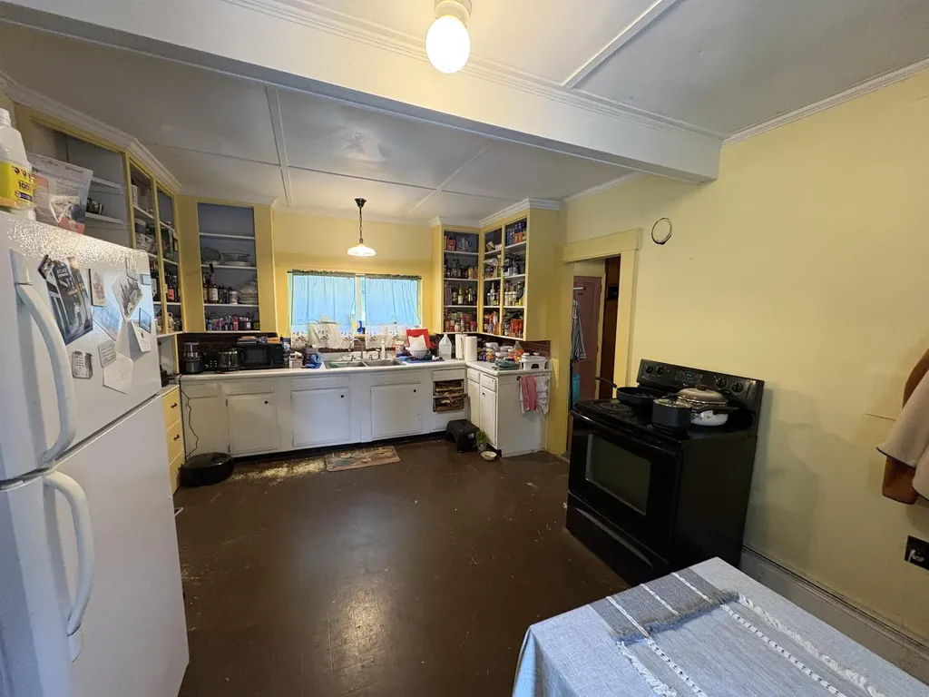 194 Charles Street Lyndon VT 05851