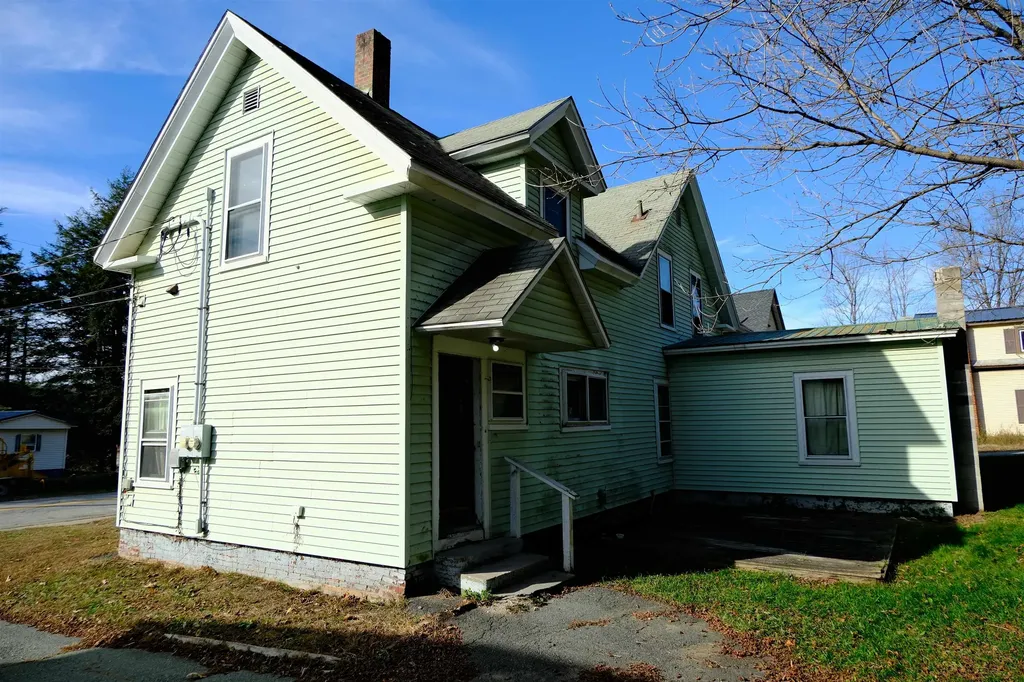 194 Charles Street Lyndon VT 05851