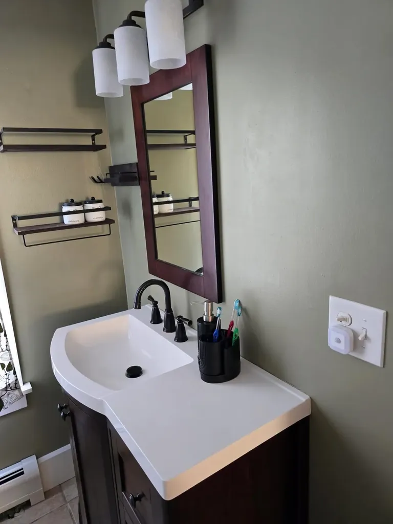 37 Maple Avenue Claremont NH 03743