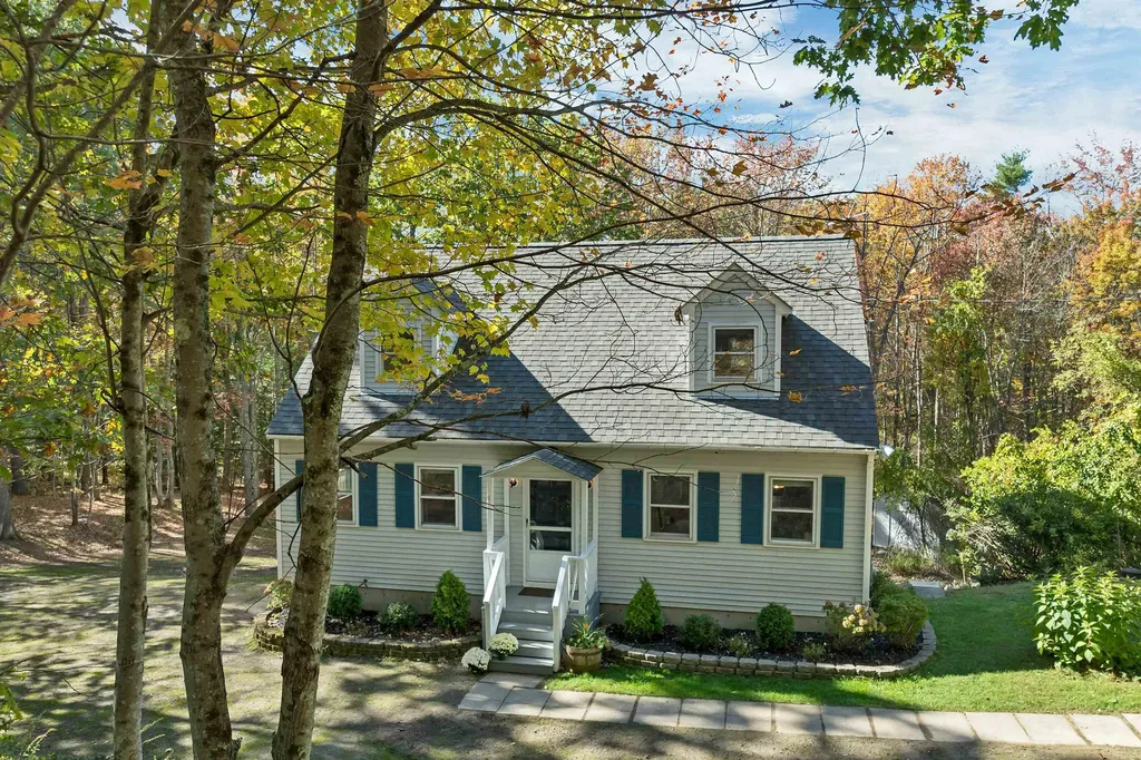 5 Ham Road Raymond NH 03077