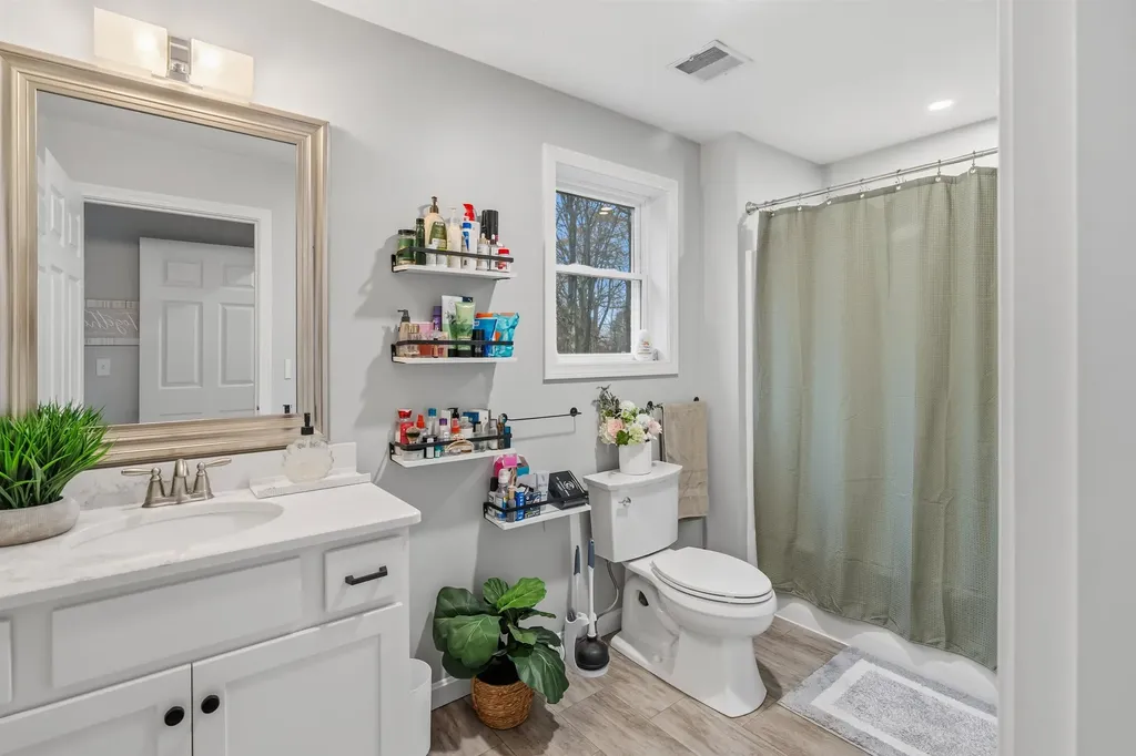 1 Barkland Drive Derry NH 03038