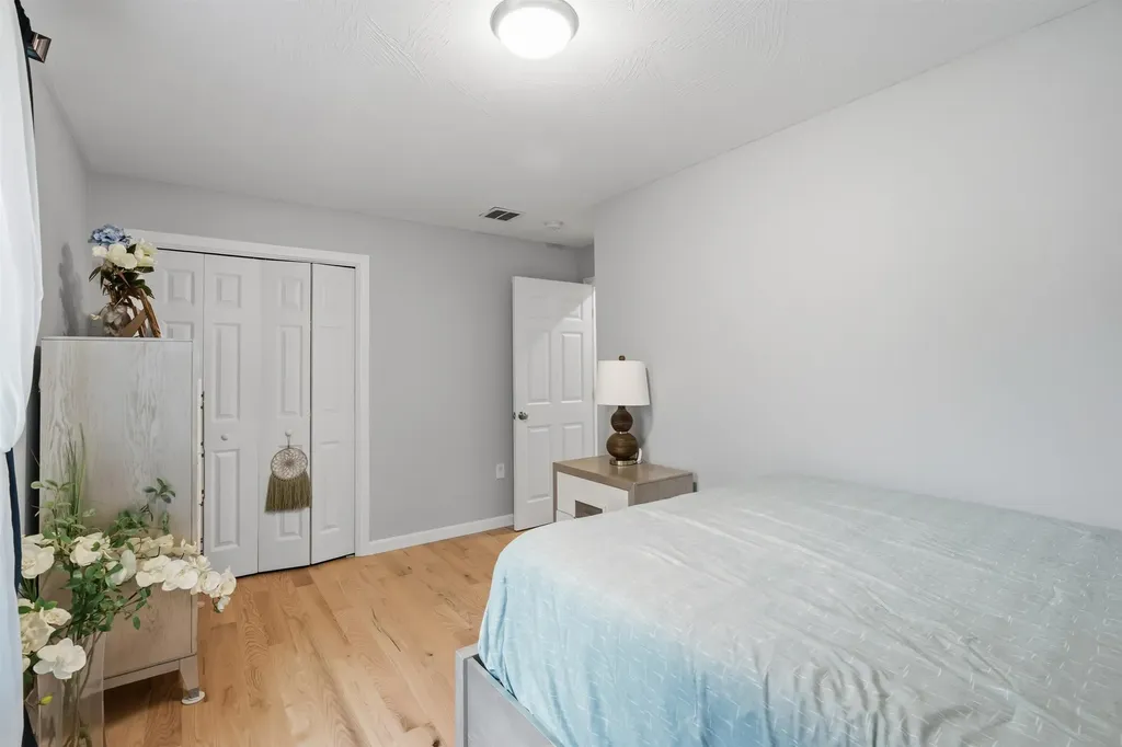 1 Barkland Drive Derry NH 03038