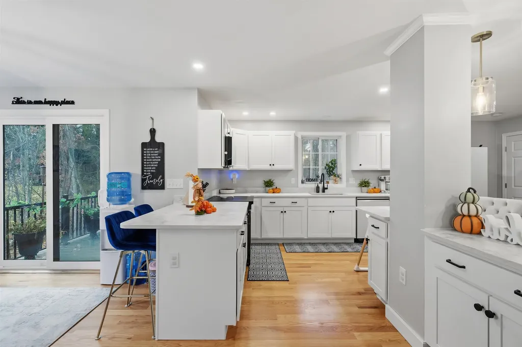 1 Barkland Drive Derry NH 03038