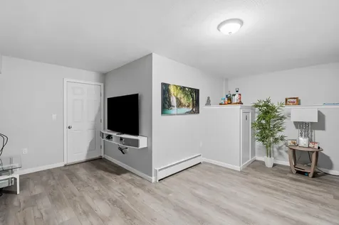 1 Barkland Drive Derry NH 03038