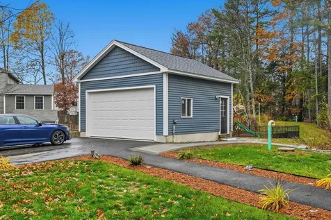 1 Barkland Drive Derry NH 03038