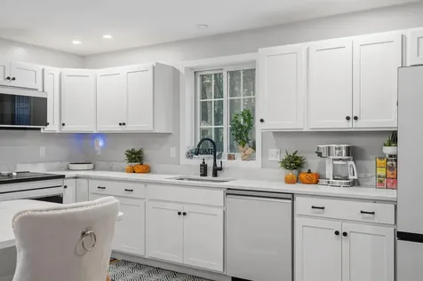 1 Barkland Drive Derry NH 03038