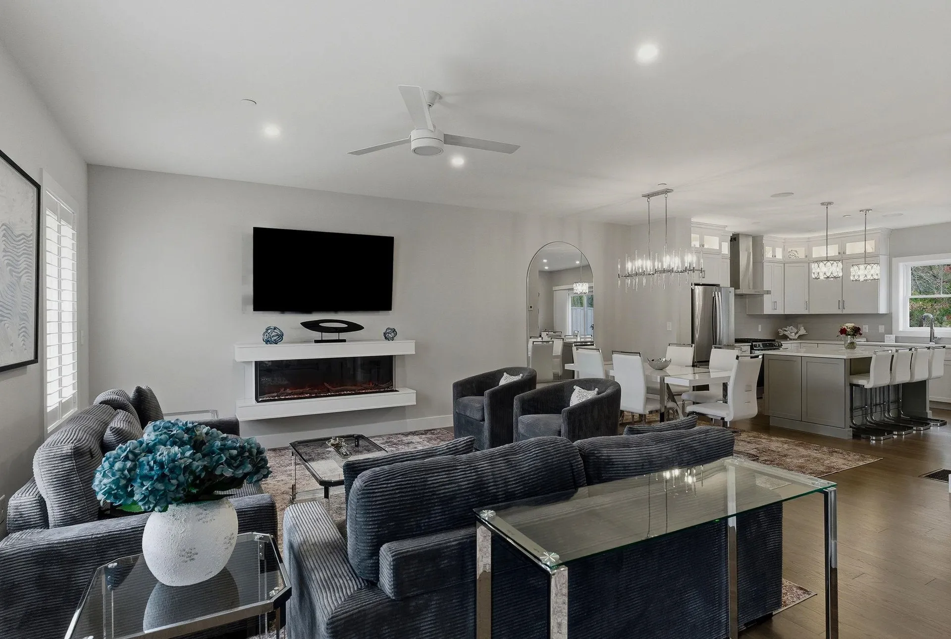 40 Elise Avenue Londonderry NH 03053