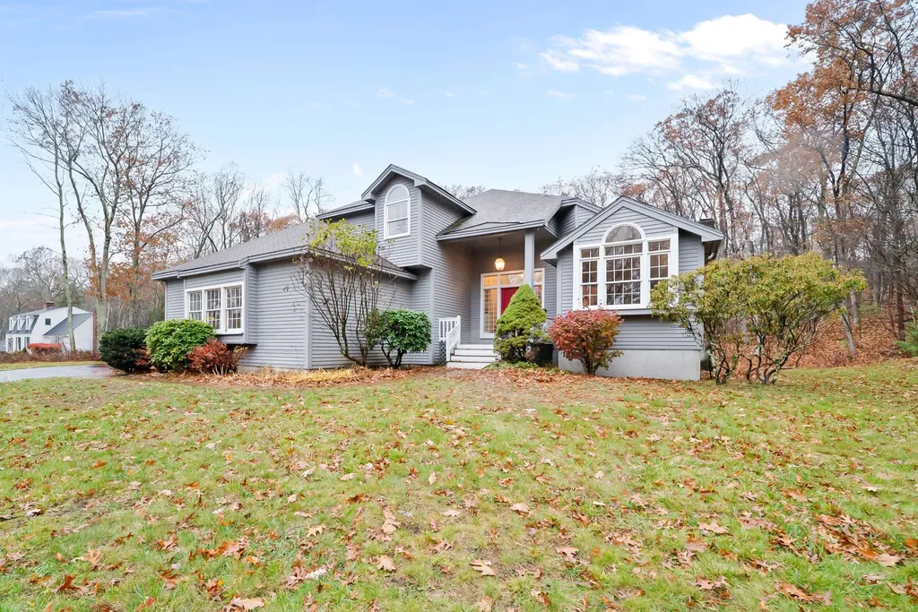 45 Sharon Road Windham NH 03087