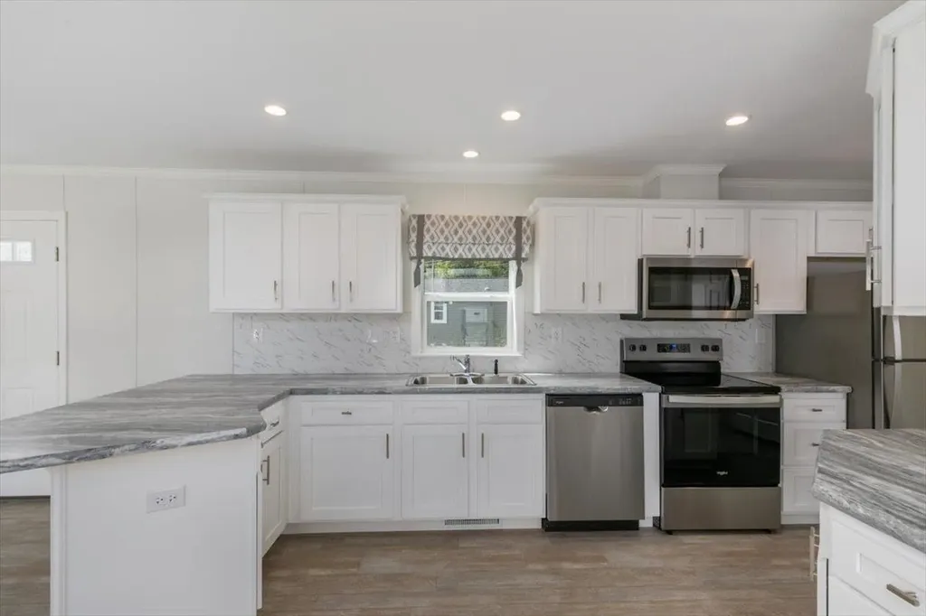 84 Caddy Drive Salem NH 03079