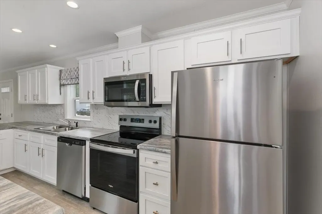 84 Caddy Drive Salem NH 03079