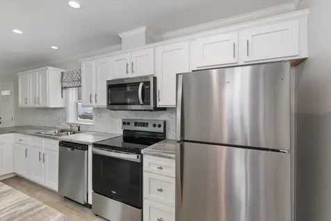 84 Caddy Drive Salem NH 03079