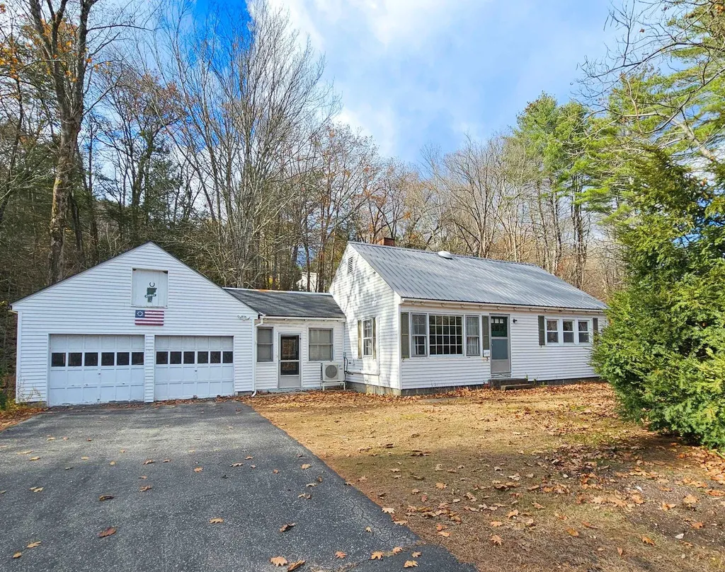 1555 W River Road Dummerston VT 05301
