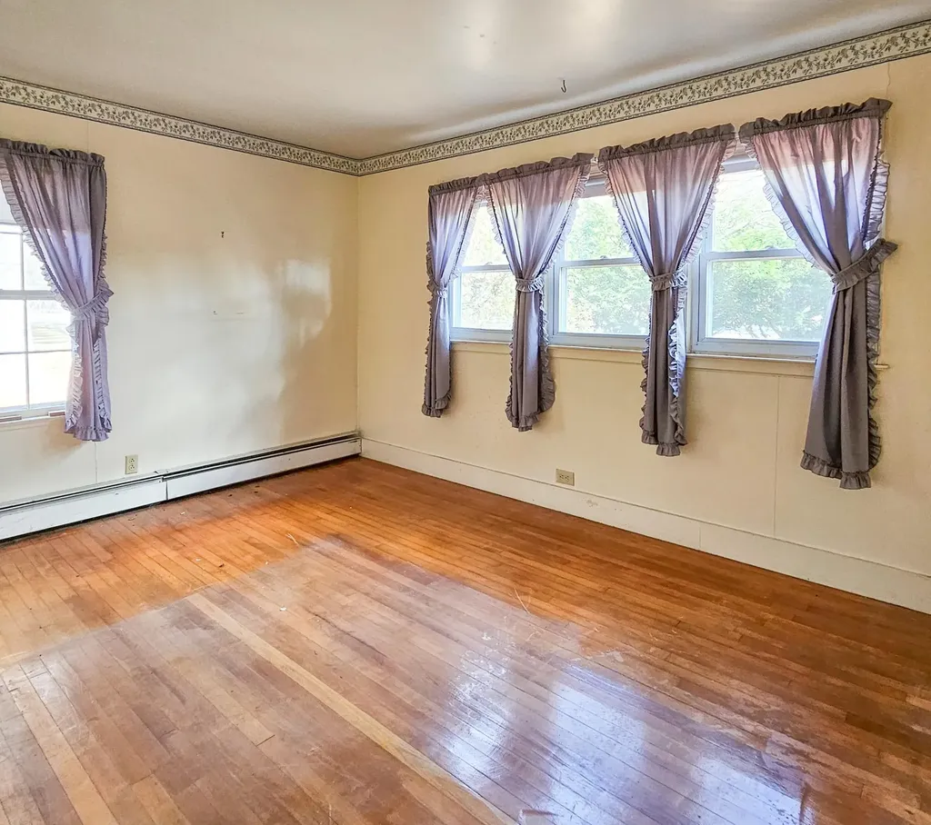 1555 W River Road Dummerston VT 05301