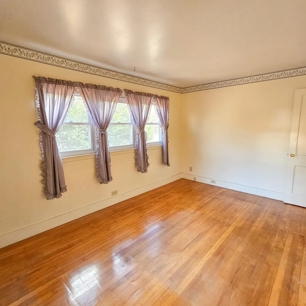 1555 W River Road Dummerston VT 05301