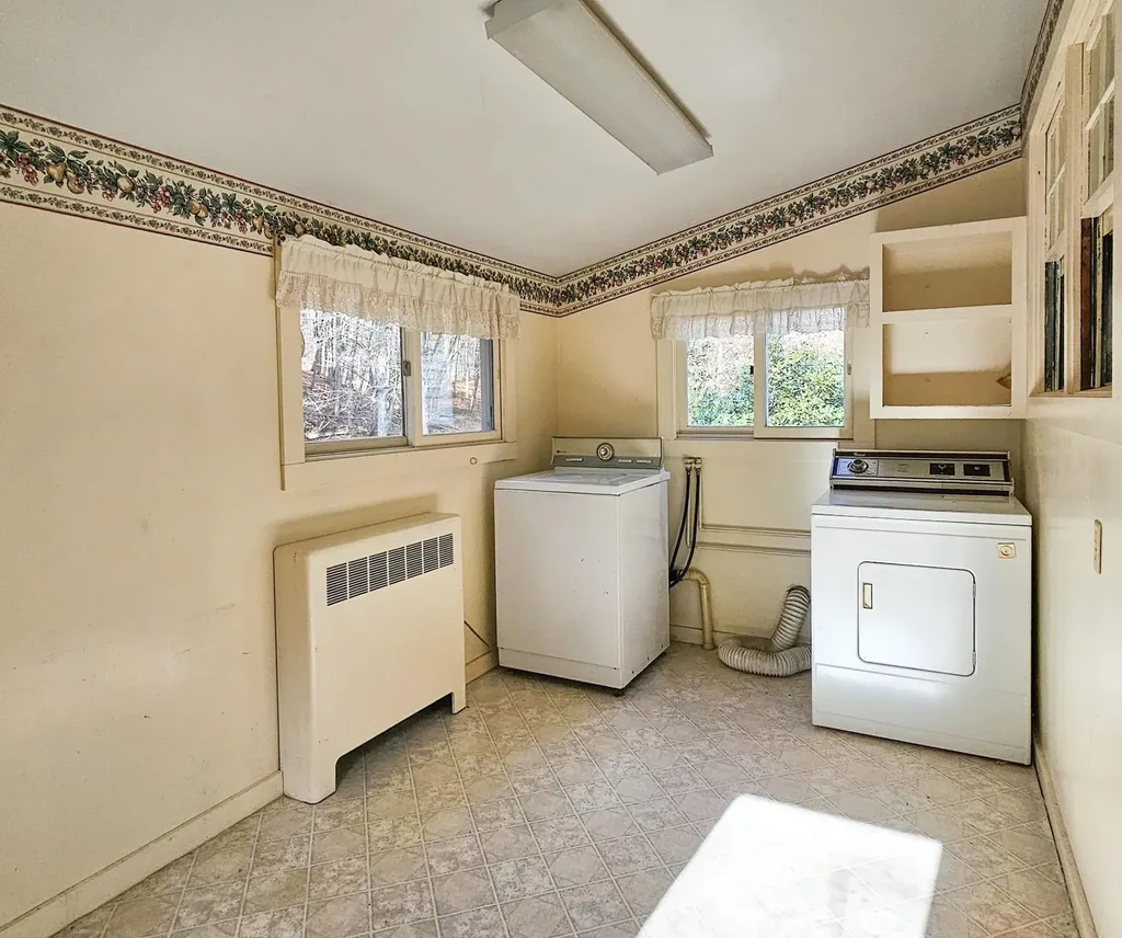 1555 W River Road Dummerston VT 05301