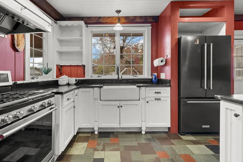 27 Old State Road Epping NH 03042