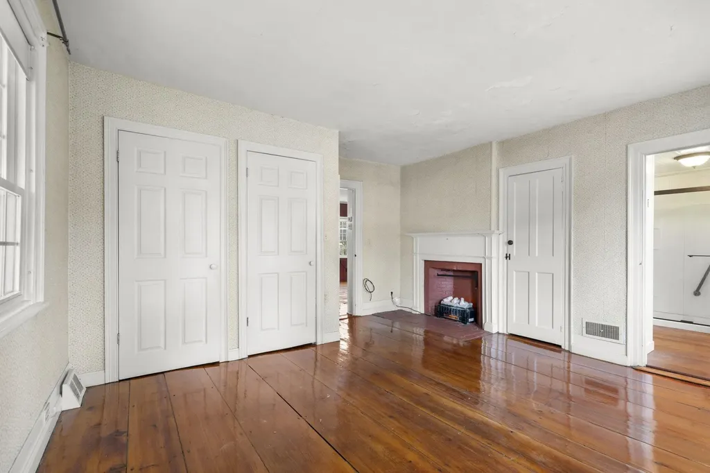 27 Old State Road Epping NH 03042