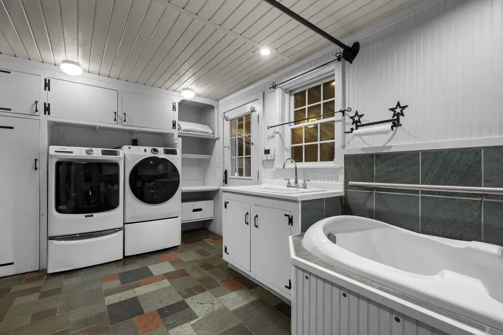 27 Old State Road Epping NH 03042