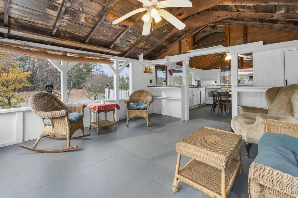 27 Old State Road Epping NH 03042