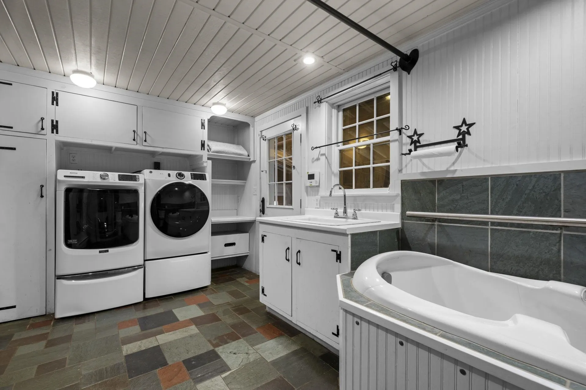 27 Old State Road Epping NH 03042