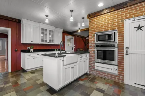 27 Old State Road Epping NH 03042