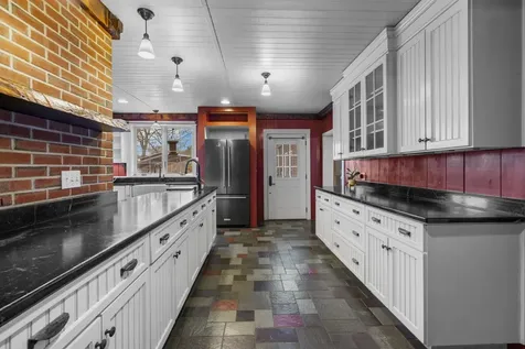 27 Old State Road Epping NH 03042