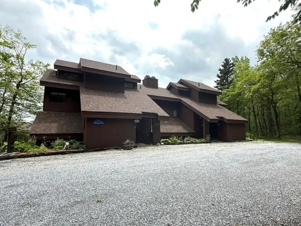 146 Ridges Way Peru VT 05161