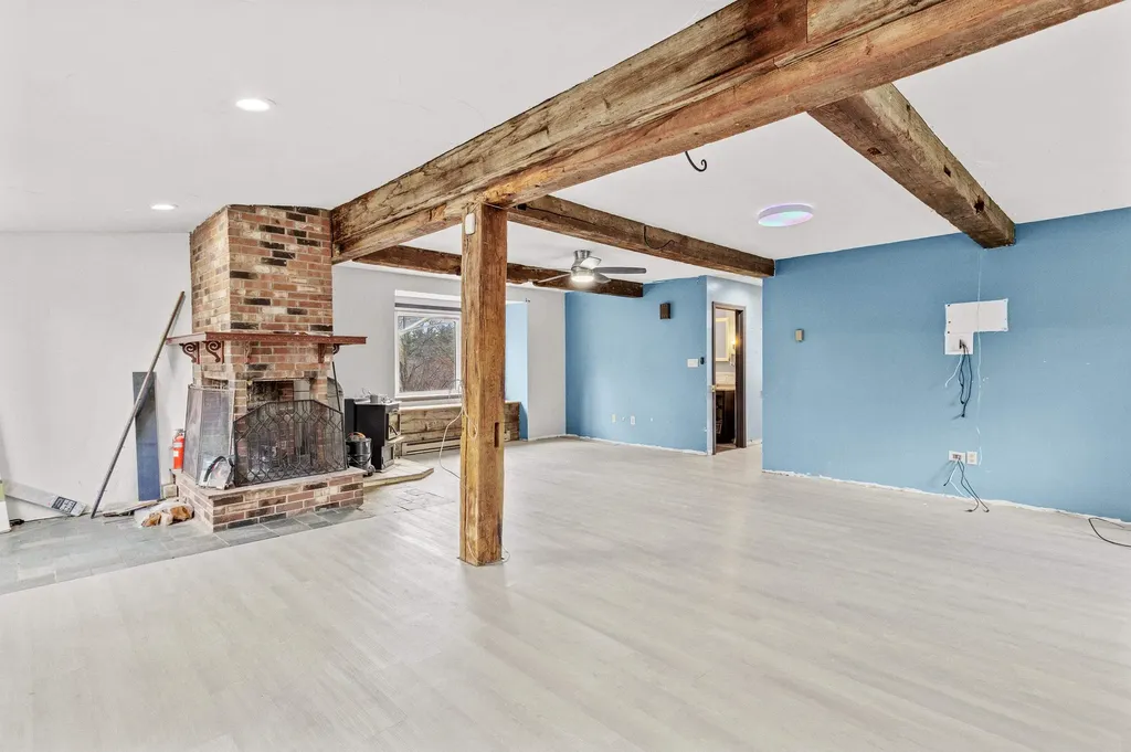 128 Roberts Hill Road Claremont NH 03743