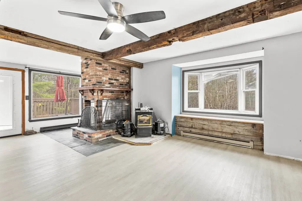 128 Roberts Hill Road Claremont NH 03743