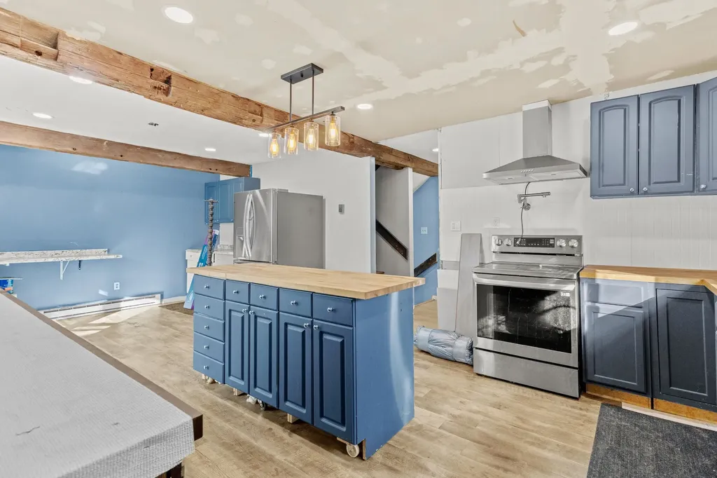 128 Roberts Hill Road Claremont NH 03743