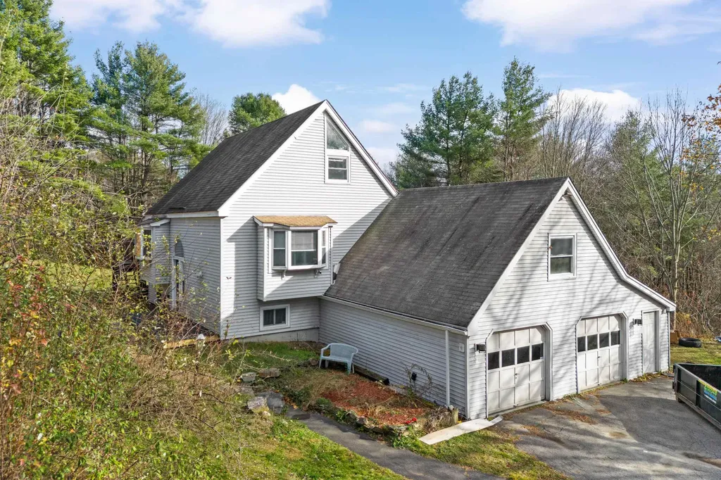 128 Roberts Hill Road Claremont NH 03743