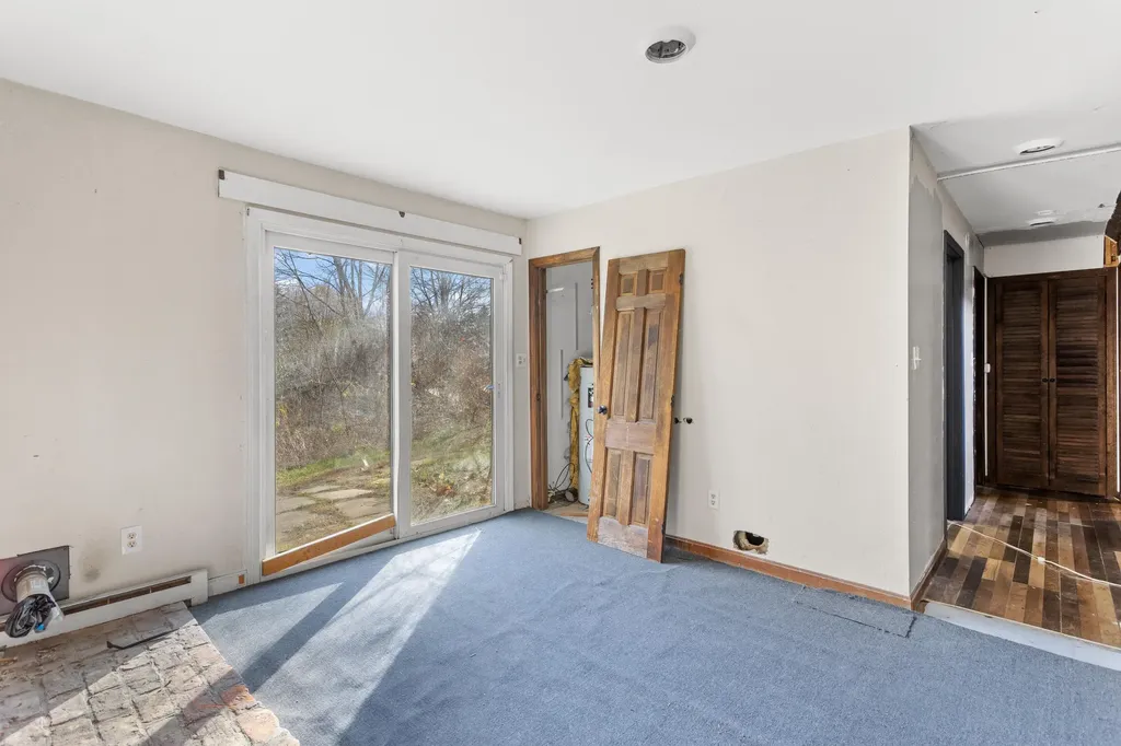 128 Roberts Hill Road Claremont NH 03743