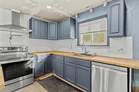 128 Roberts Hill Road Claremont NH 03743