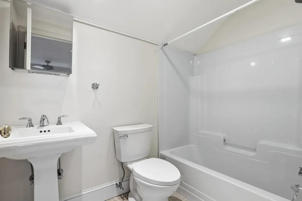 10 Highland Ridge Road New London NH 03257