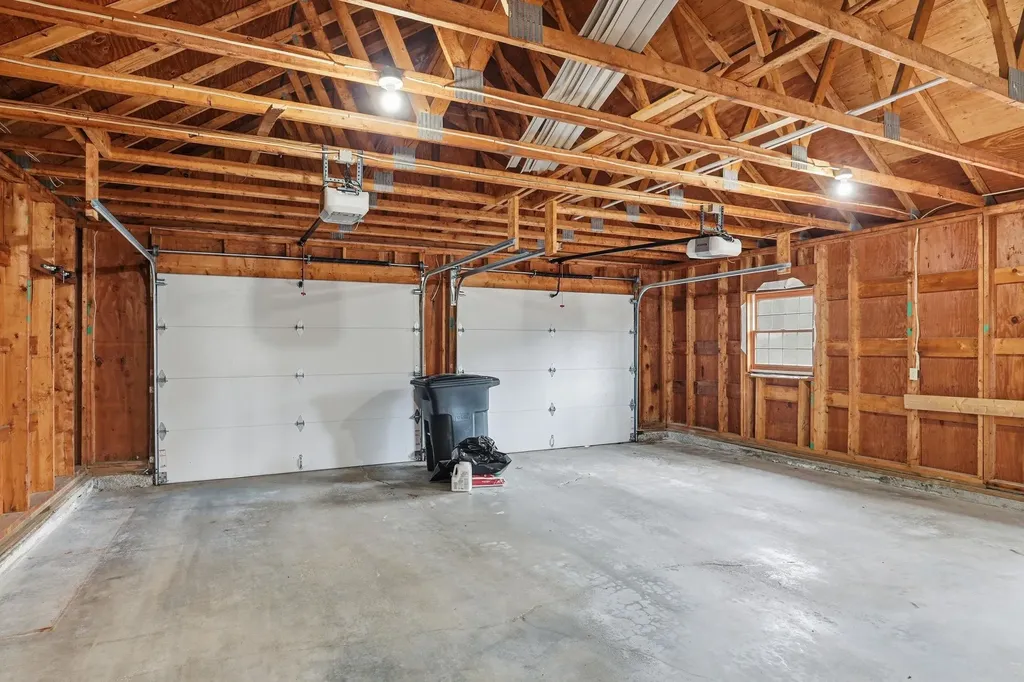 10 Highland Ridge Road New London NH 03257