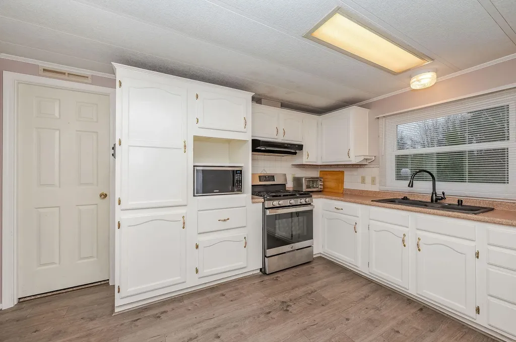 5 Bermuda Lane Rochester NH 03867