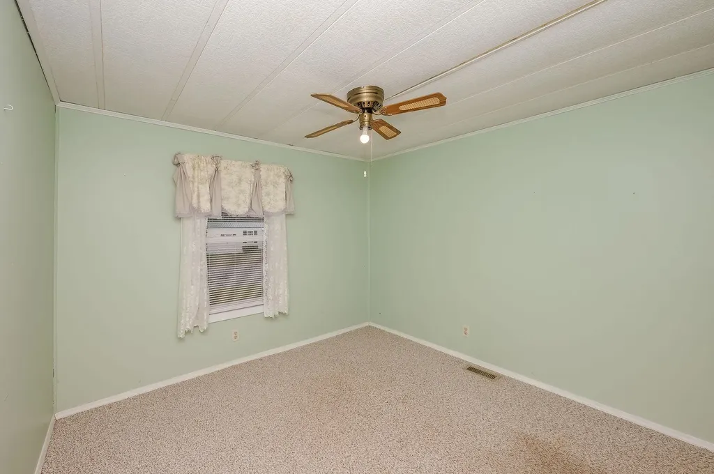 5 Bermuda Lane Rochester NH 03867