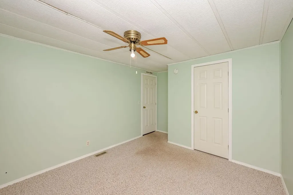 5 Bermuda Lane Rochester NH 03867