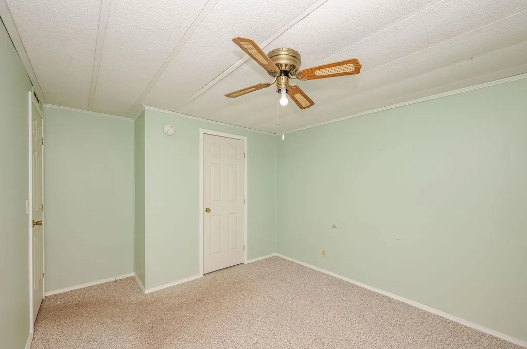 5 Bermuda Lane Rochester NH 03867