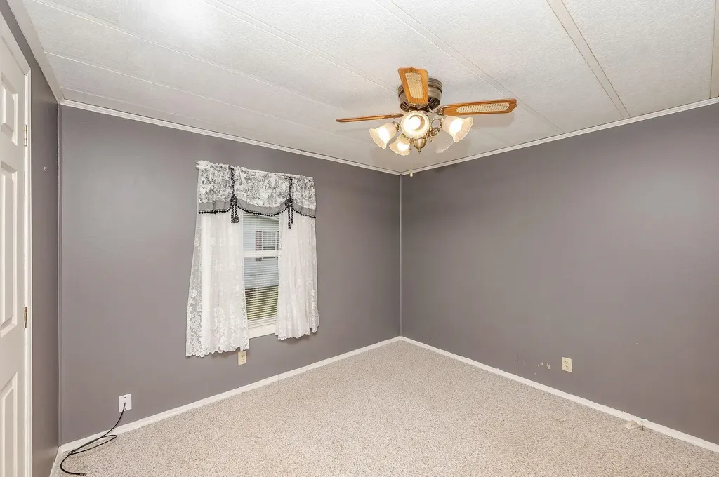 5 Bermuda Lane Rochester NH 03867