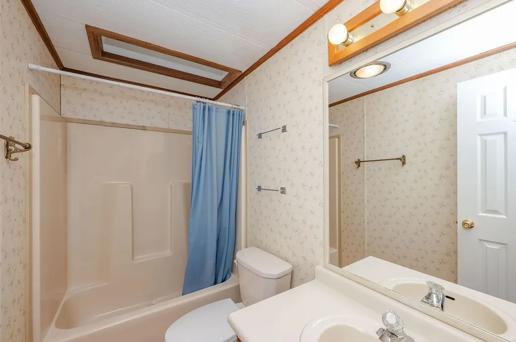 5 Bermuda Lane Rochester NH 03867