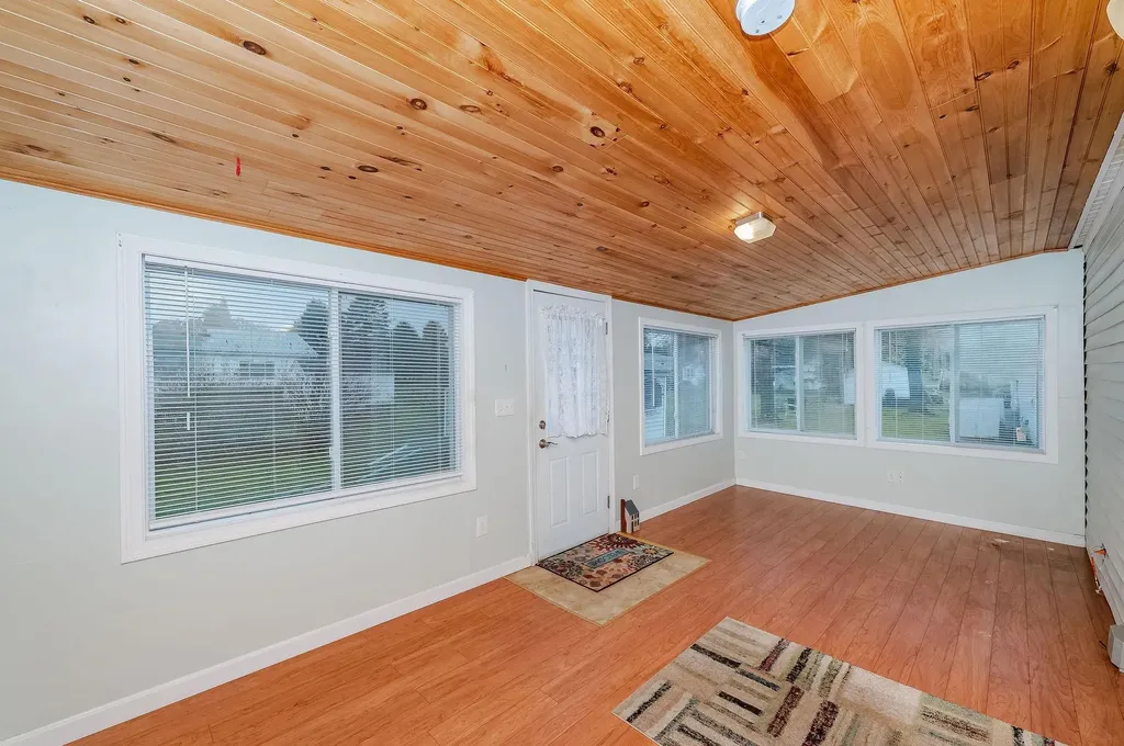 5 Bermuda Lane Rochester NH 03867