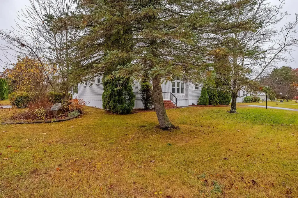 5 Bermuda Lane Rochester NH 03867
